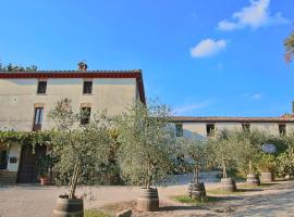 Farmhouse in Umbertide with Pool, hotel u gradu Umbertide