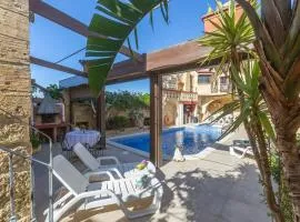 Authentic Gozitan House sleeping up to 21!