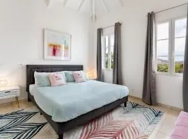 VILLA FLAMINGO, Beautiful 2 bedroom house - 1 min from the beach!