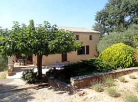 Holiday Home Josette by Interhome, hotel povoľujúci pobyt s domácimi zvieratami v destinácii Roussillon