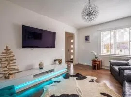 55 Incline Way - Saundersfoot Coastal Retreat with Patio & Parking