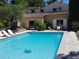 Le Mas des Cosme, hotel en Aramon