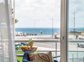 Apartment La Cormorane-5 by Interhome, luksushotel i Carnac