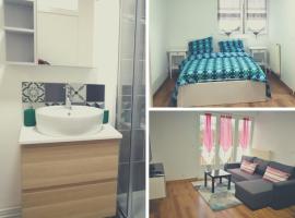 APPART PREMIUM DU LYS Balcon amenage Parking gratuit, Hotel in Dammarie-les-Lys