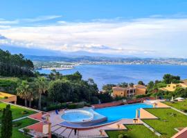 Vue mer et sur la baie de Cannes piscine 450m2 randonnée VTT au pied de l Esterel, hotelli kohteessa Théoule-sur-Mer lähellä maamerkkiä Aiguille Beach