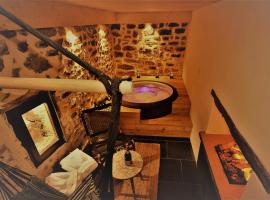 Au Vingtain - Appartement & Spa atypique, hotel na may jacuzzi sa Brindas