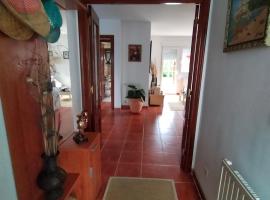 chalet, kuki, hotel with parking in Ribas