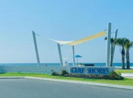Cozy Condo Just Steps To The Beach, Unit 2 - Sleeps 4, Hotel in Gulf Shores