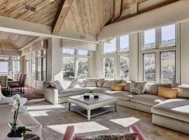 Luxury Mountain-Side Penthouse with Stunning Views