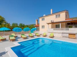 Villa Secret Beauty with Saltwater Pool, hotel con parcheggio a Imotski (Imoschi)