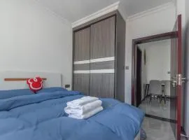 Locals Apartment House 15