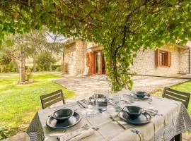 Nice Home In Saturnia With Wifi And 3 Bedrooms