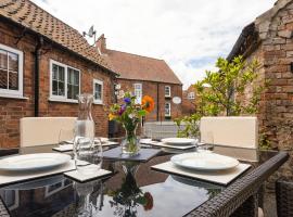 Ropemaker’s Cottage, hotel with parking in Ollerton