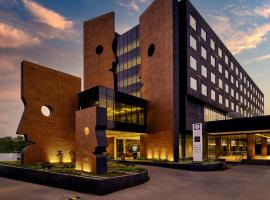 Essentia Luxury Hotel Indore, viešbutis mieste Induras