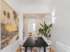 Casa Boma Lisboa - Sophisticated Apartment with Private Terrace - Alcantara VI, hotel in Lisbon