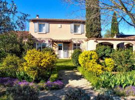 Pet Friendly Home In Saint Quentin La Poter With Wifi, hotel v destinaci Saint-Quentin-la-Poterie