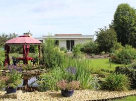 Les Petites Chambres de la Bleue Maison, Bed & Breakfast in Coeuve