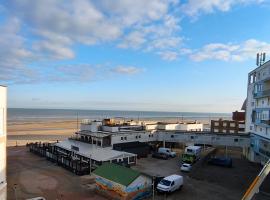 Apt 6 pers. Duplex vue mer avec charme de l'ancien, appartamento a Bray-Dunes