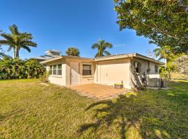 Punta Gorda Home with Backyard about 1 Mile to Dtwn! – hotel w mieście Punta Gorda