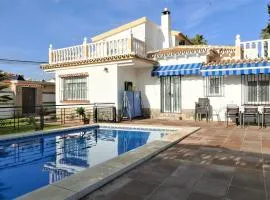 El Descanso - by Costadelsolholiday FAMILY VILLA BY MARINA heated private pool!