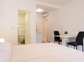 Ćutan โรงแรมในโตรกีร์