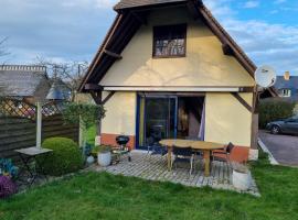 Gîte côté albâtre, hotel com estacionamento em Thérouldeville