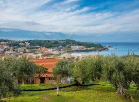 Elaionas Holiday Home studios and apartments, hotel v destinácii Ajos Stefanos