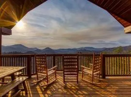 Mountain 4 Miles, Hot Tub, Amazing Views, 685 FREE tickets each paid day!!!