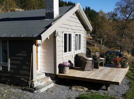 7 person holiday home in RSTA BRUNGOT、Ørstavikの別荘