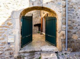 Holiday Home in Minerve with Private Courtyard, hotel in Minerve