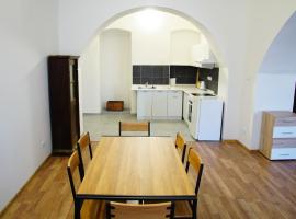 Apartment Porta: Terezín şehrinde bir otoparklı otel