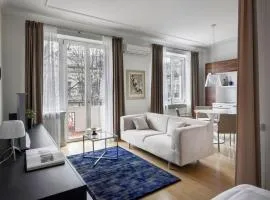 Design Studio Apartment with Balcony by Domvia