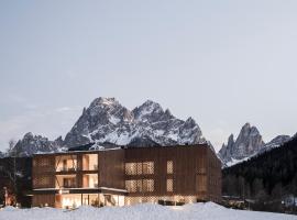 Aparthotel Gamz、セストのホテル