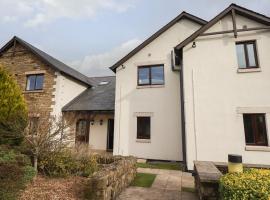 Tilly Mint Cottage, hotel with pools in Penrith