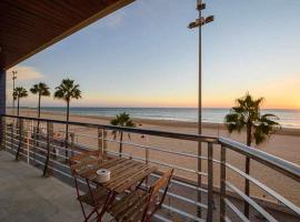 Preciado apartamento con vistas frontales al mar, hotel con jacuzzi en Cádiz