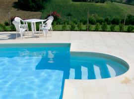 Agriturismo Fara, hotel with pools in Montegiorgio