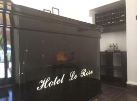 Hotel Le Rose, hotel em Tivoli Terme