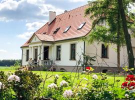 Dwór Gogolewo nad Wartą, hotel with parking in Książ Wielkopolski