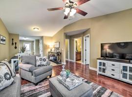 Quaint Family Home Near Downtown Murray and MSU, hotelli kohteessa Murray