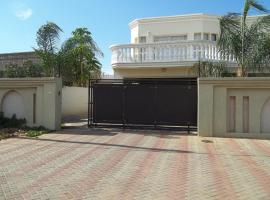 Carlcyn Homestay, habitación en casa particular en Gaborone