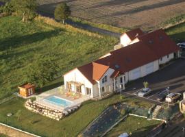 GITE MONTGOLFIÈRE 6 PERSONNES, Hotel in Châtellerault