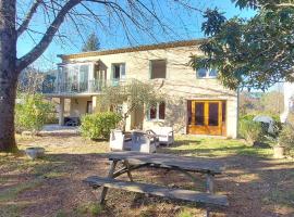 Vakantiehuis & Gîte Rêve sous le Ciel, villa in Peyremale