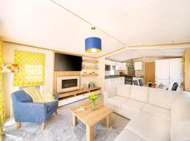 Discover, Enjoy Ultra-Fast Starlink WiFi Lodge