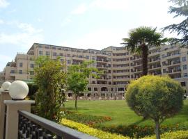 Luxury Apartment Zlatna Kotva, hotel en Golden Sands