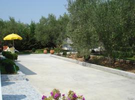 COUNTRY HOUSE IN OLIVE GROVE - Gerakini, country house in Yerakiní