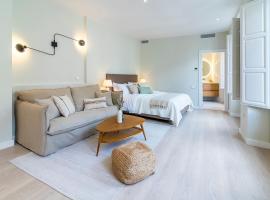 Cordoba Home Center Suites & Free Private Parking