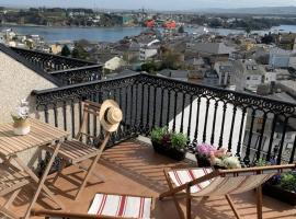 MODERNO PISO CON LA MEJOR TERRAZA DE RIBADEO Y VISTAS MARAVILLOSAS, hotel in Ribadeo