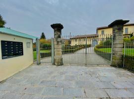 Villa Casati Italiana, недорогой отель в городе Casatenovo