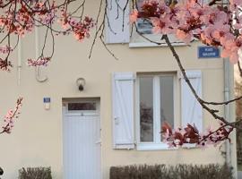 Viesnīca ar autostāvvietu La maison d’Eloi pilsētā Montignac-Charente
