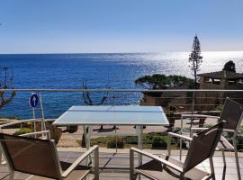 Apartamento frente al mar en la mejor ubicación de Calella, отель в городе Калелья-де-Палафрухель